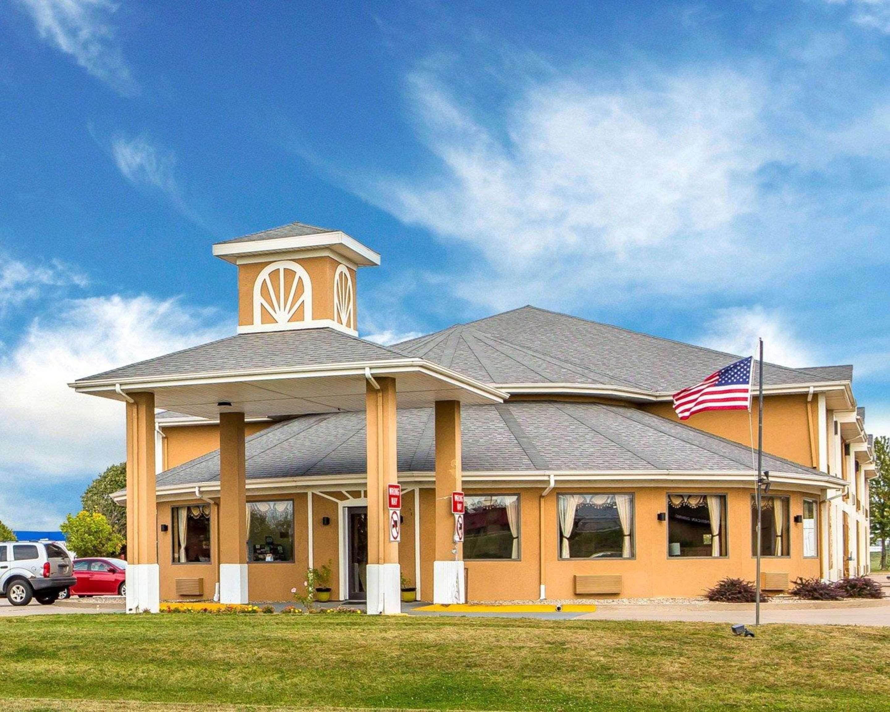 Quality Inn Morton At I-74 Exteriér fotografie