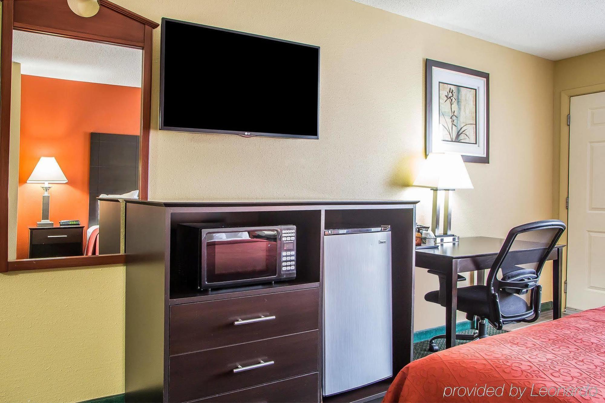 Quality Inn Morton At I-74 Exteriér fotografie